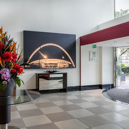 Crowne Plaza London Ealing By Ihg Hotel Екстериор снимка