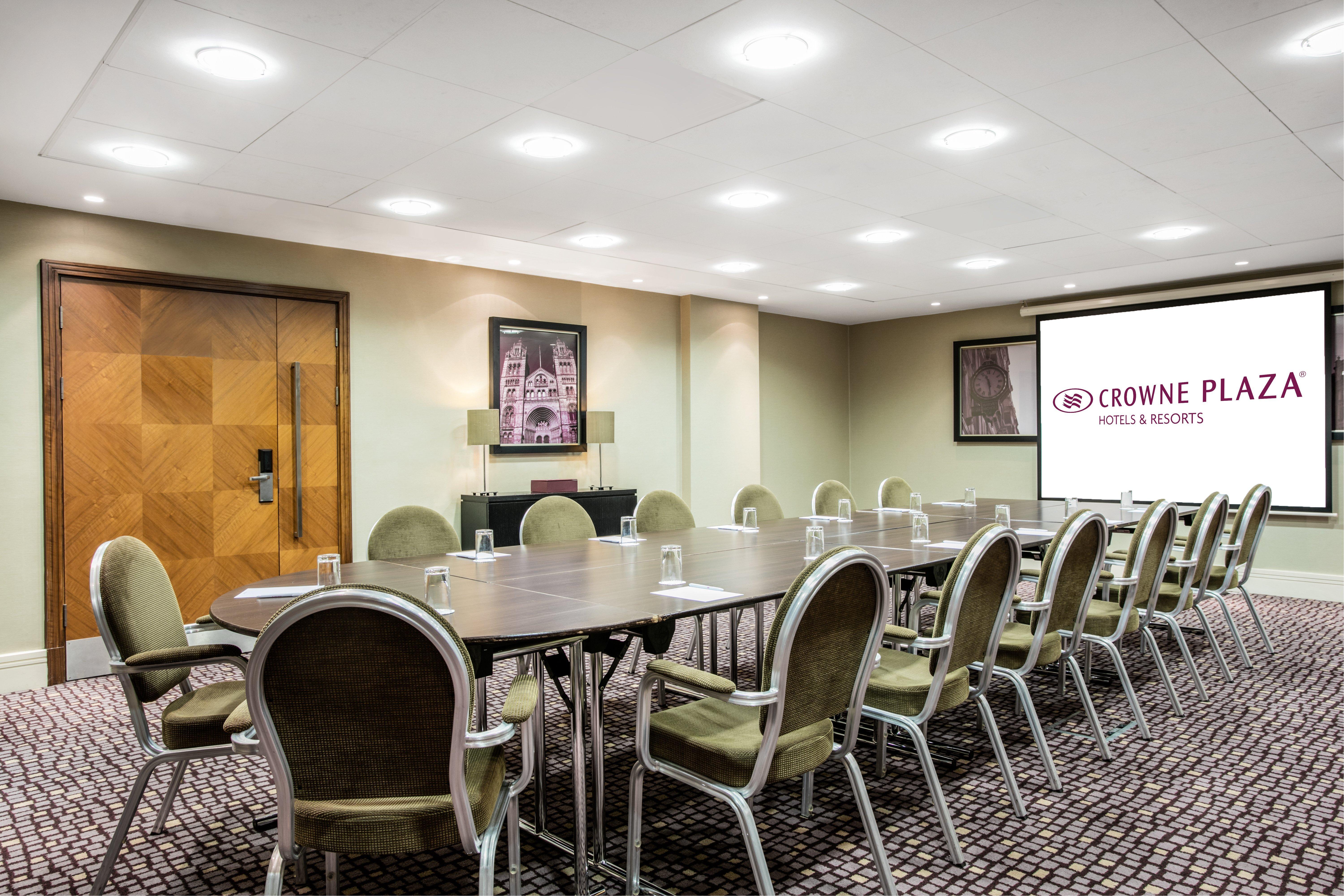 Crowne Plaza London Ealing By Ihg Hotel Екстериор снимка