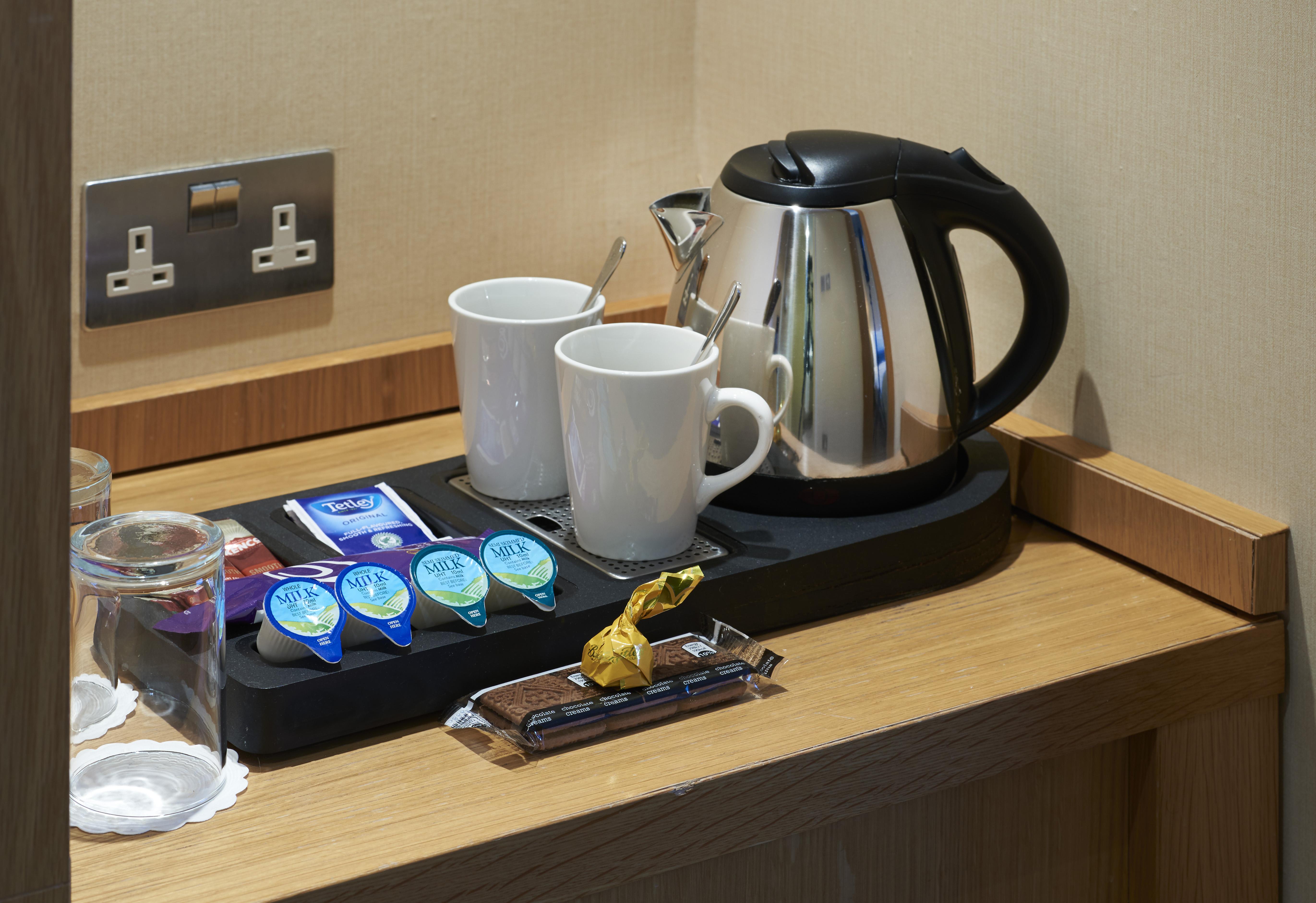 Crowne Plaza London Ealing By Ihg Hotel Екстериор снимка