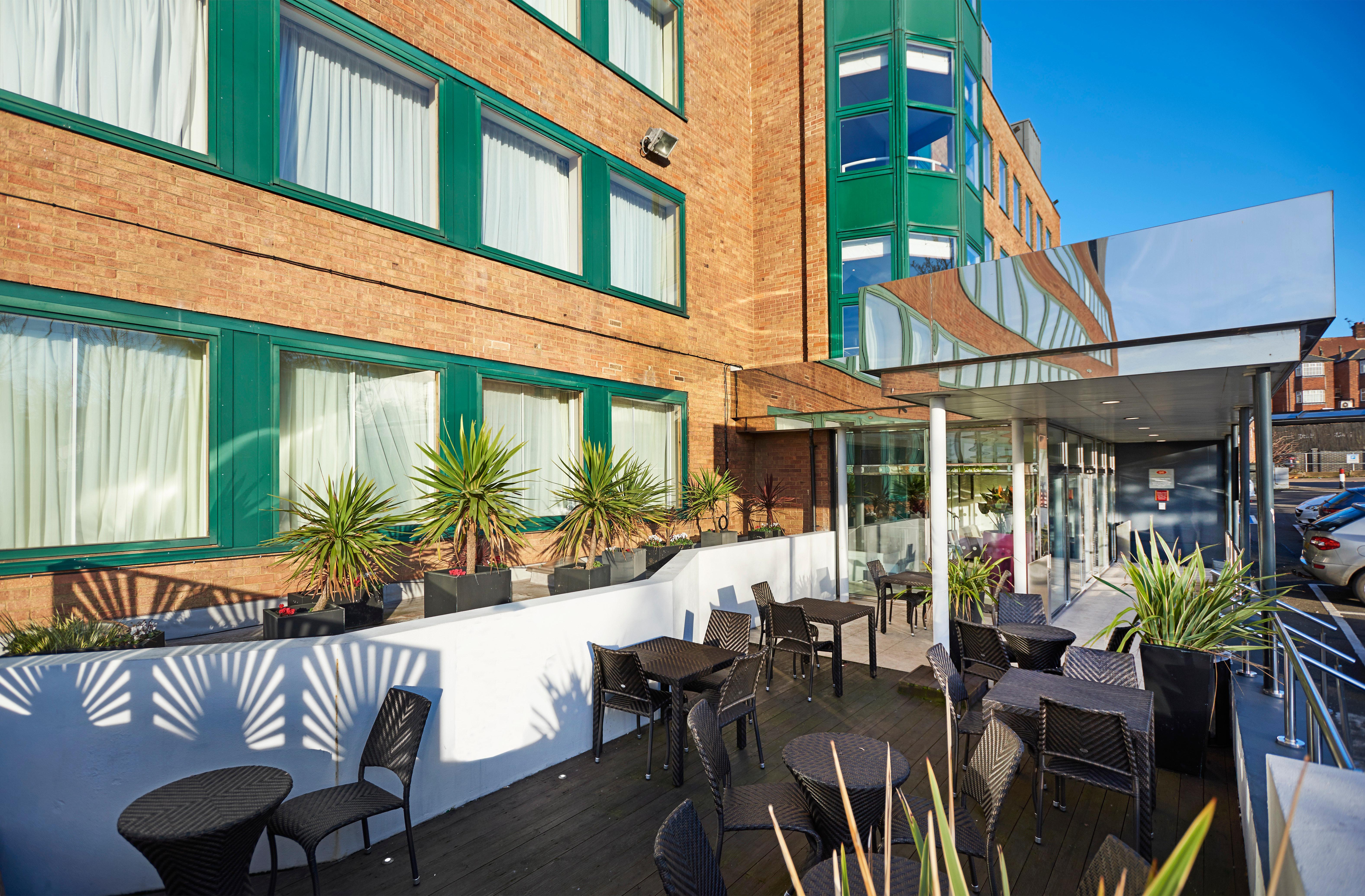 Crowne Plaza London Ealing By Ihg Hotel Екстериор снимка