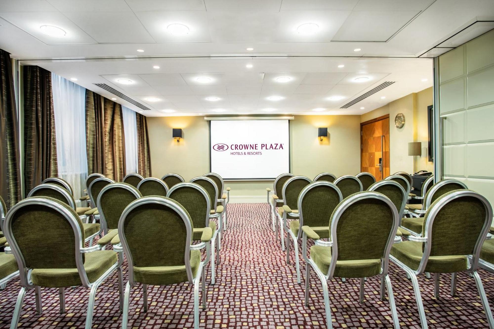 Crowne Plaza London Ealing By Ihg Hotel Екстериор снимка