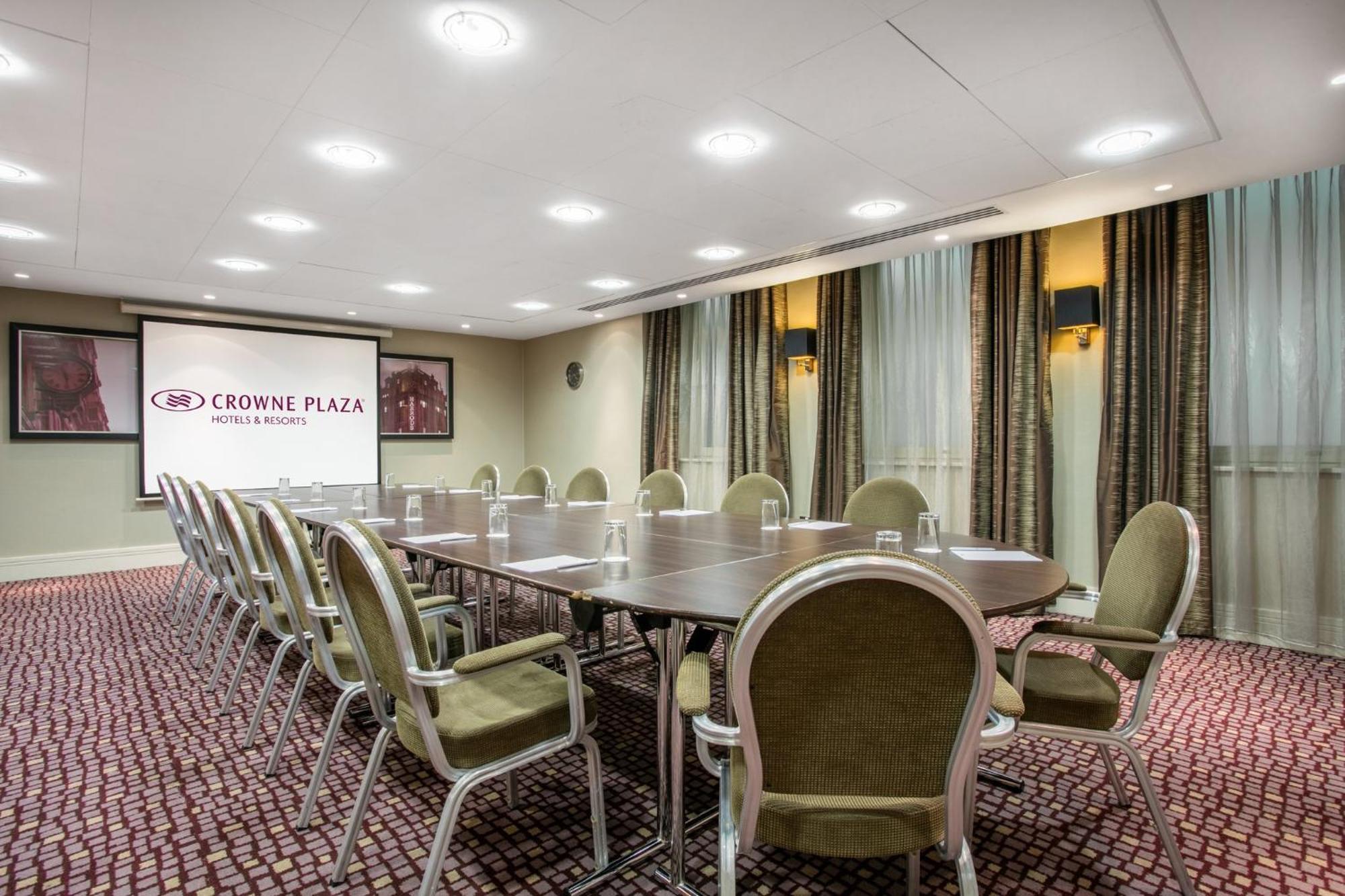 Crowne Plaza London Ealing By Ihg Hotel Екстериор снимка