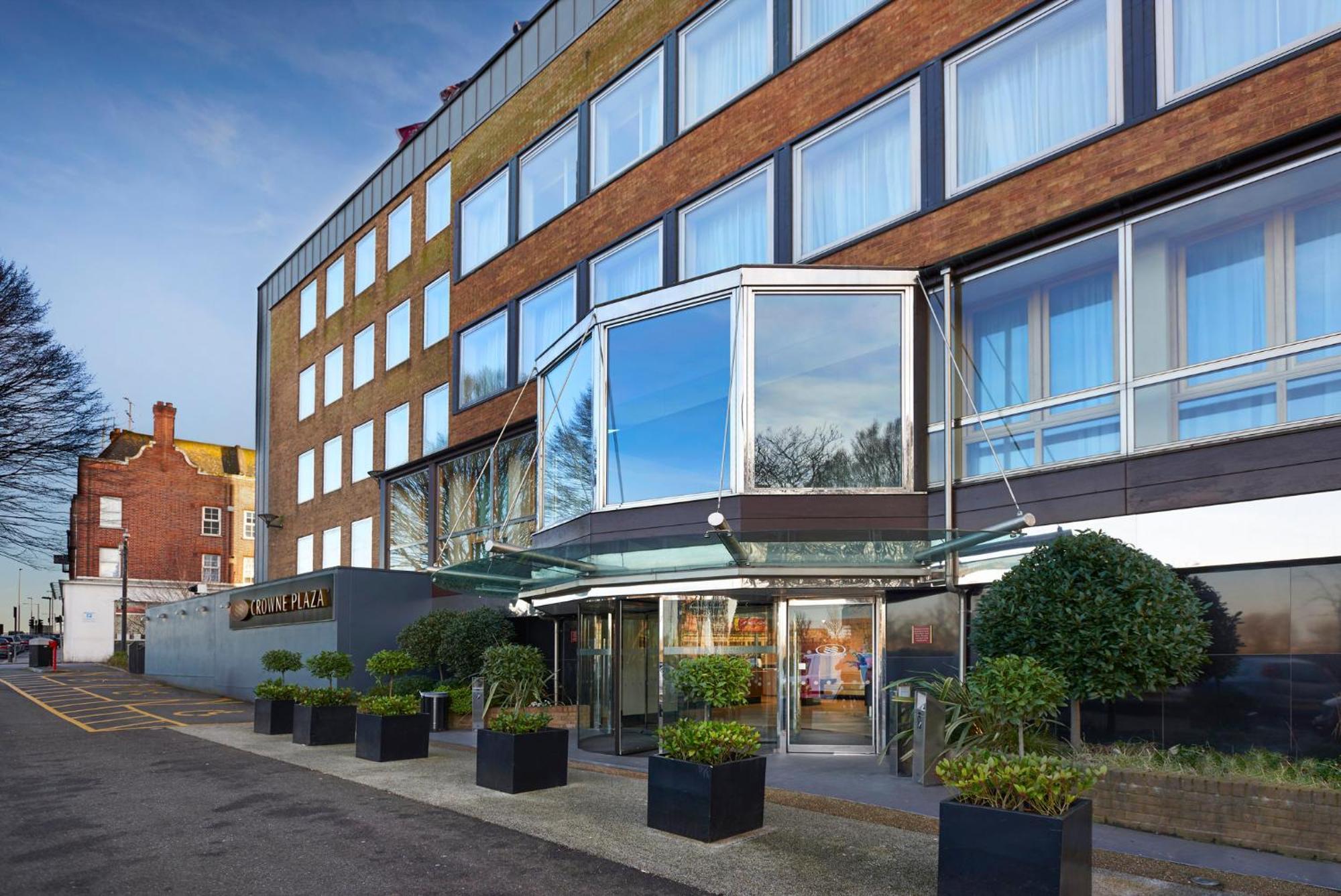 Crowne Plaza London Ealing By Ihg Hotel Екстериор снимка